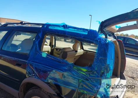 2002 Volvo V70 Xc z USA, uszkodzony, nr VIN YV1SZ58D321054774